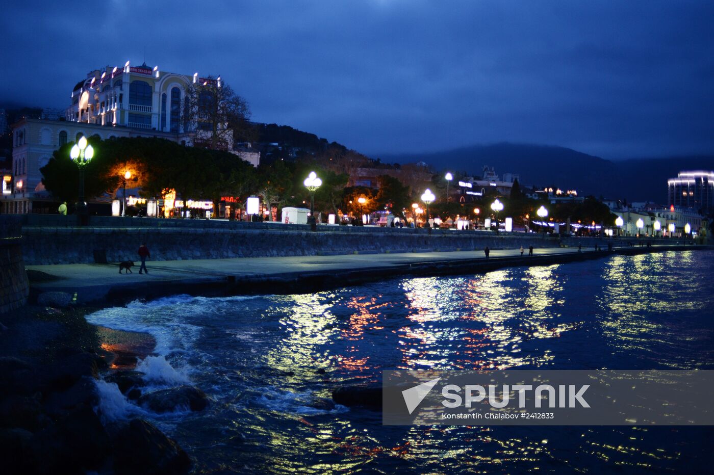 Night views of Yalta