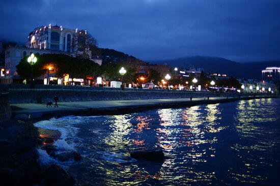 Night views of Yalta