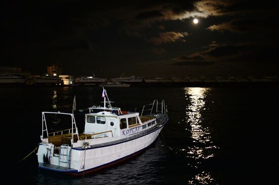 Night views of Yalta