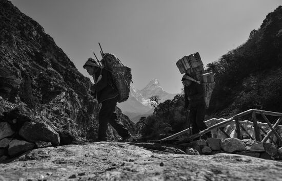 Mountain road from Pheriche to Tengboche