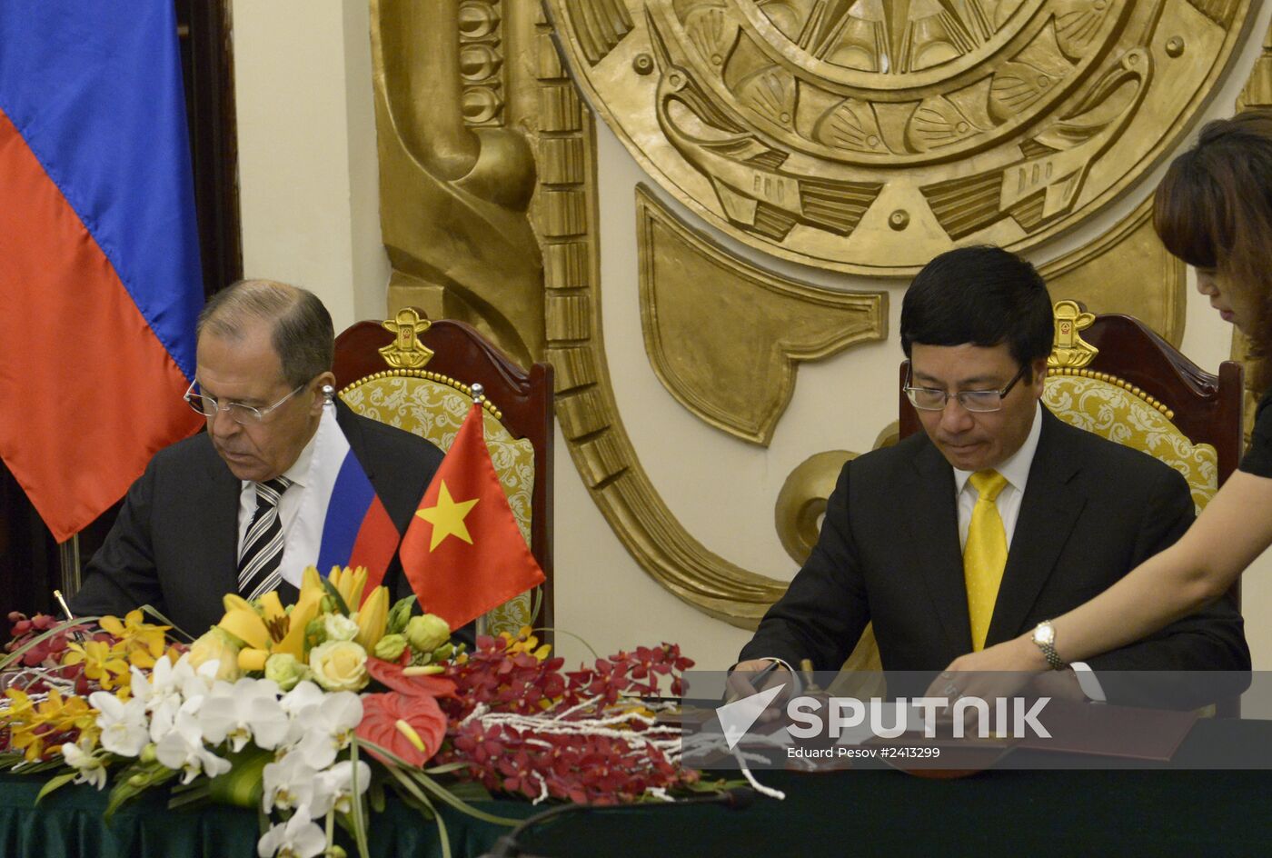 Sergei Lavrov visits Vietnam