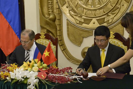 Sergei Lavrov visits Vietnam