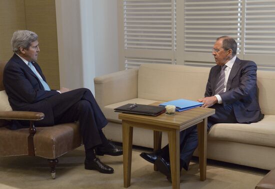 Sergei Lavrov meets with John Kerry in Geneva