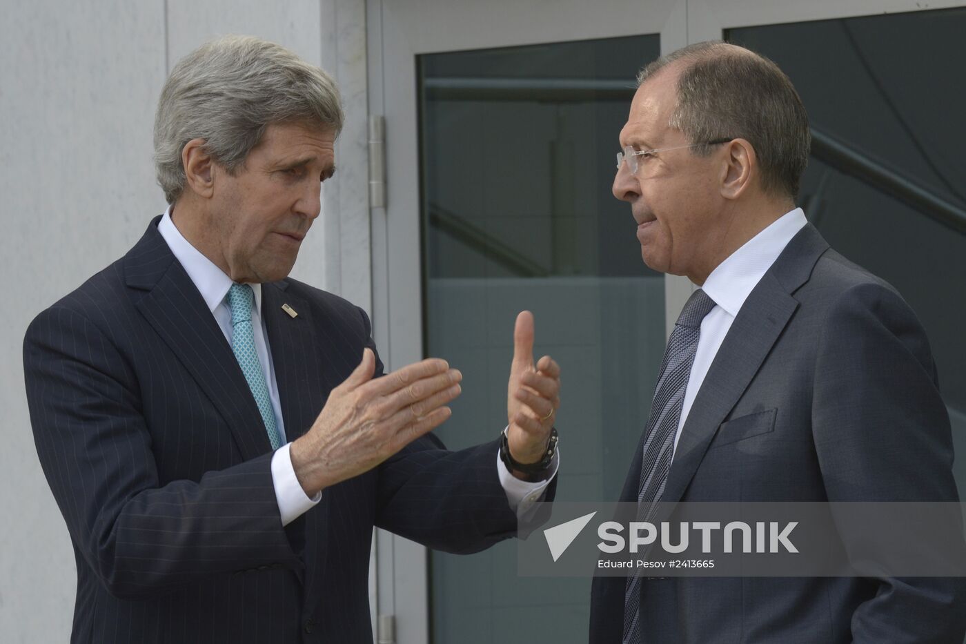 Russian Foreign Minister Sergei Lavrov (right) and US Secretary of State John Kerry before the start of four-sided talks in Geneva on resolving the political crisis in Ukraine. The talks involve Russia, the United States, the European Union and Ukraine. Location: Switzerland, Geneva. Author: Eduard Pesov/Sputnik. Sergei Lavrov meets with John Kerry in Geneva