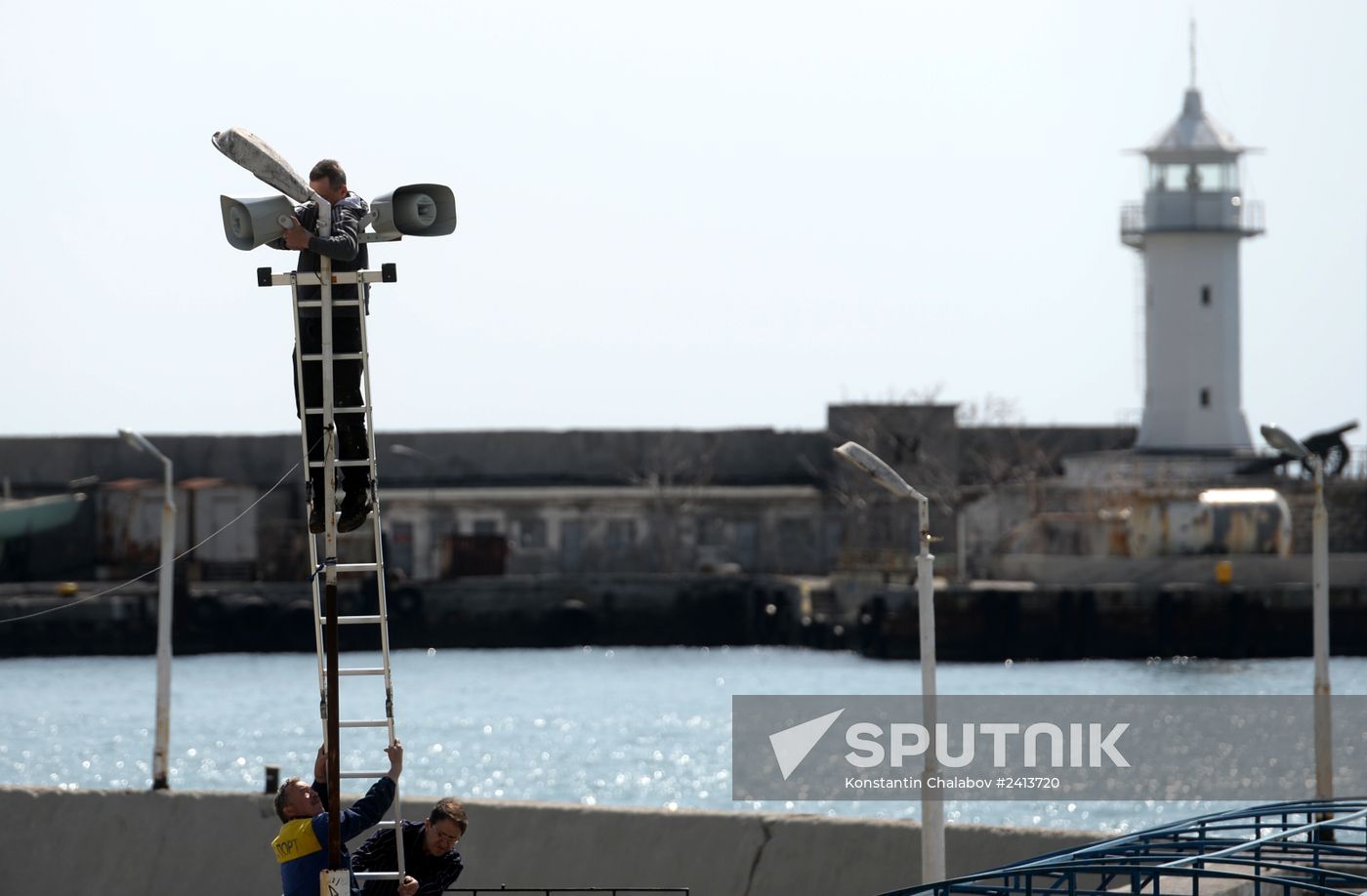 Preparation for holiday season in Yalta