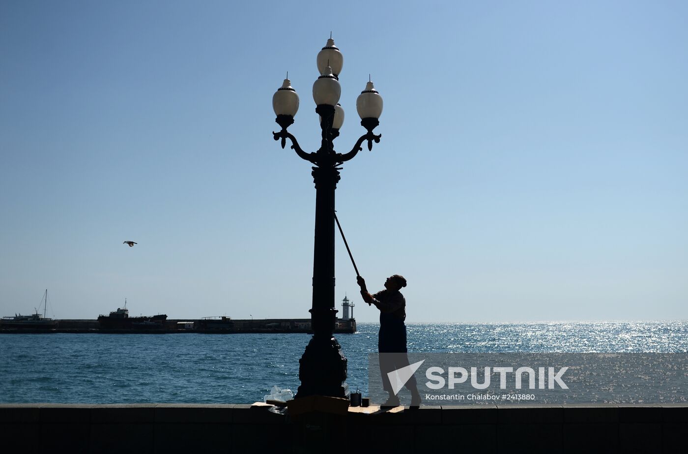 Preparation for holiday season in Yalta
