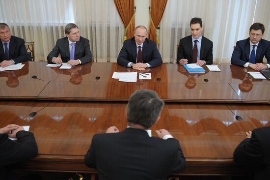 Vladimir Putin meets with Shell CEO Ben van Beurden