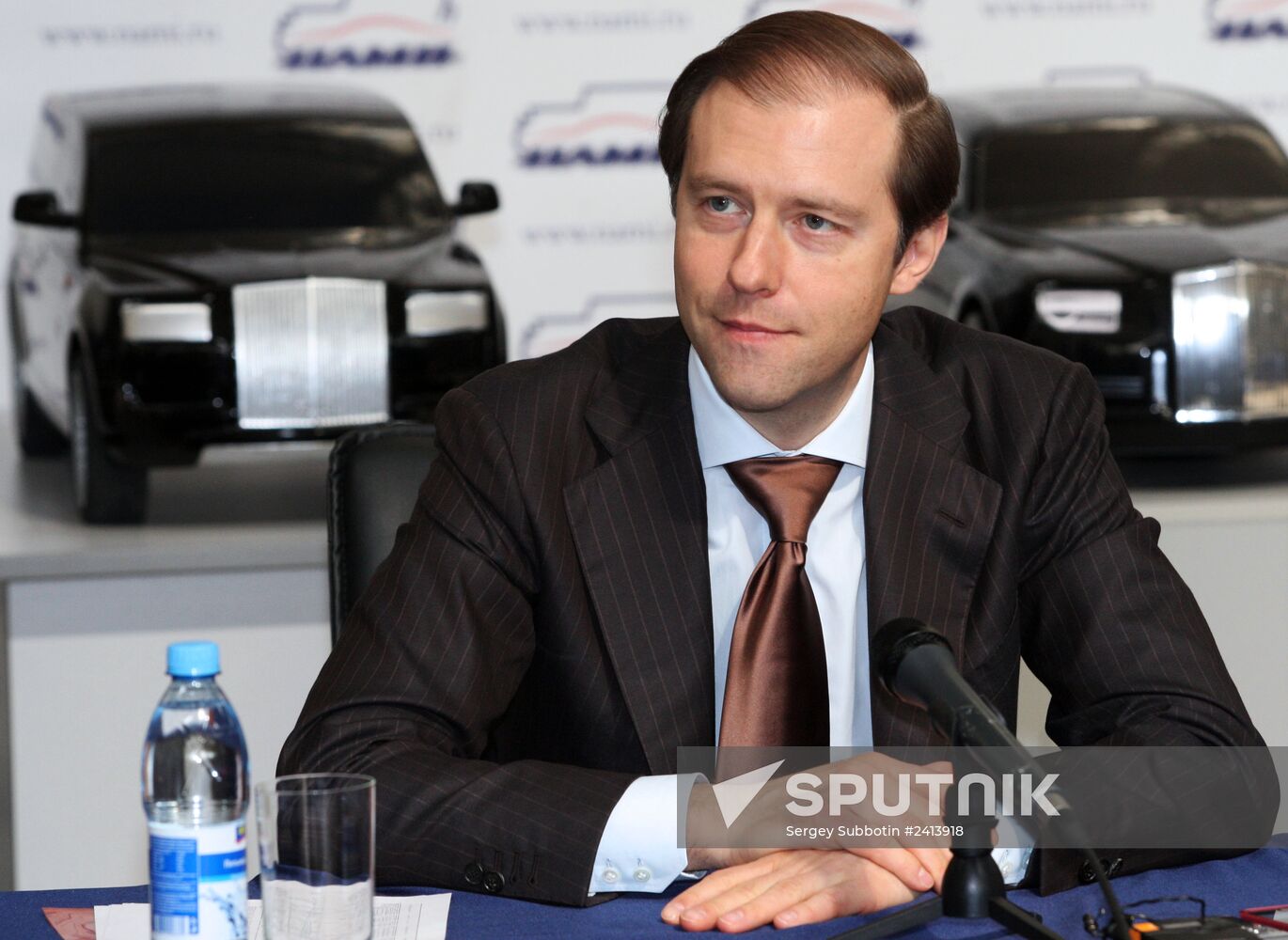 Denis Manturov visits Central Scientific Research Automobile and Engine Institute