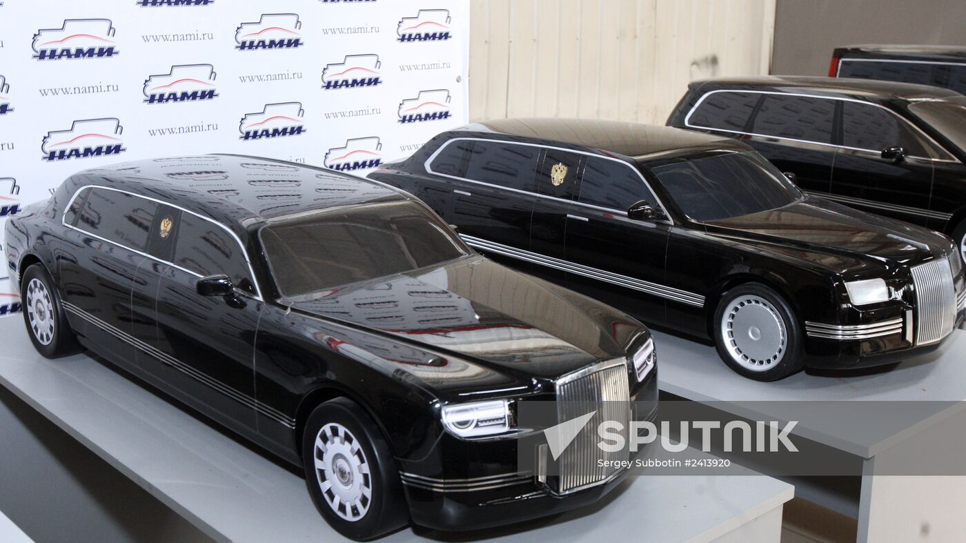 Denis Manturov visits Central Scientific Research Automobile and Engine Institute