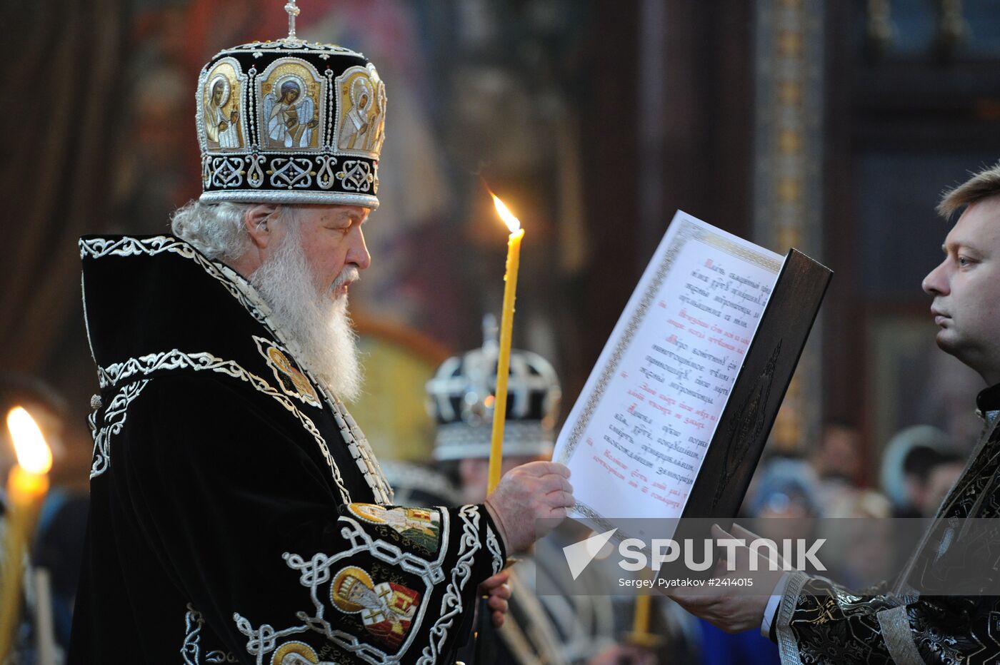 Patriarch Kirill serves Epitaphios deposition ceremony
