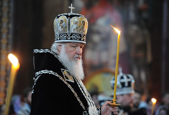 Patriarch Kirill serves Epitaphios deposition ceremony