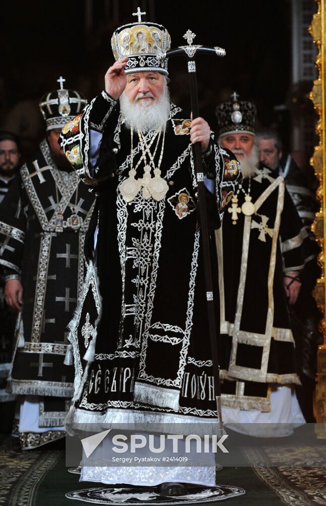 Patriarch Kirill serves Epitaphios deposition ceremony
