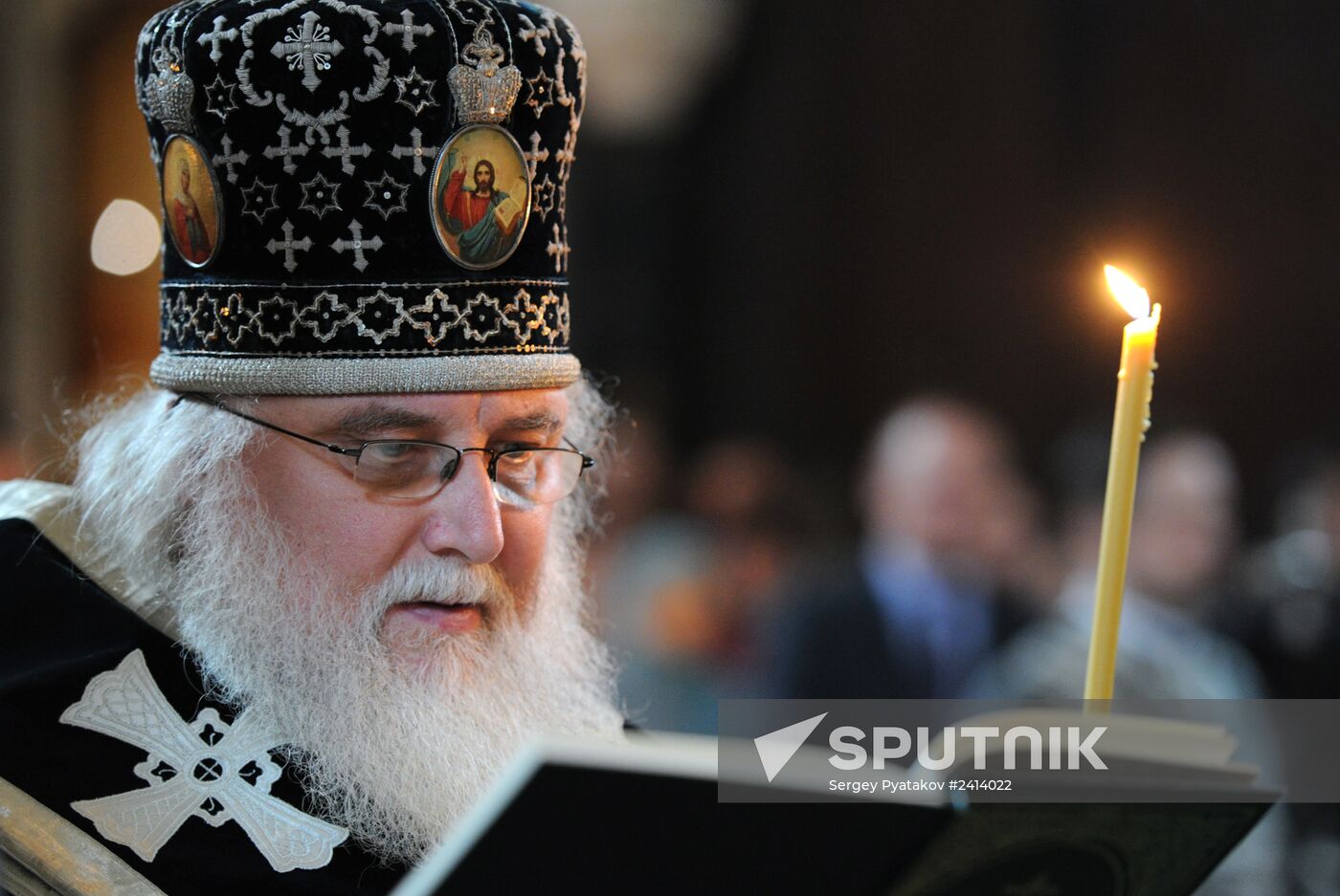 Patriarch Kirill serves Epitaphios deposition ceremony