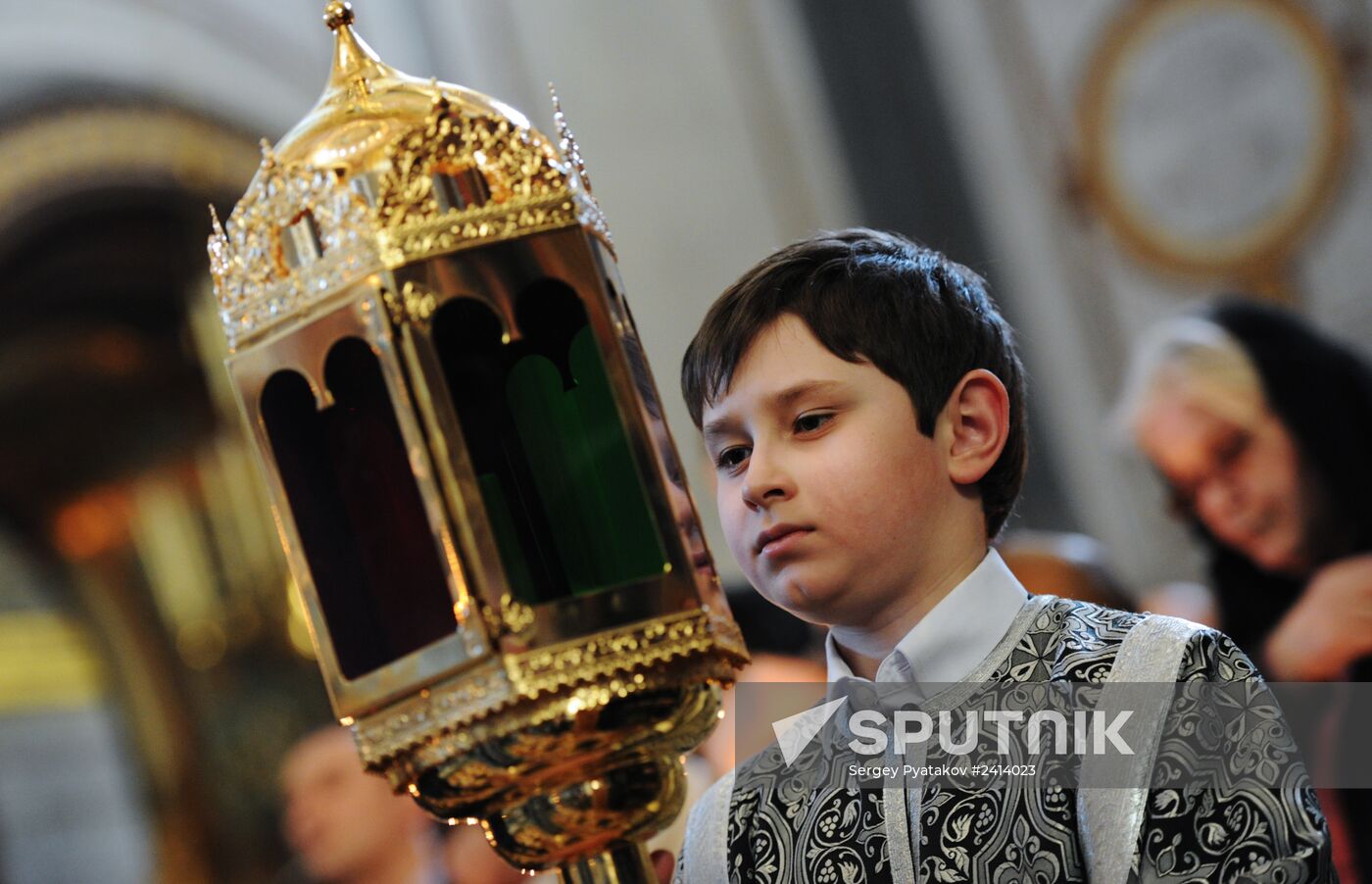 Patriarch Kirill serves Epitaphios deposition ceremony