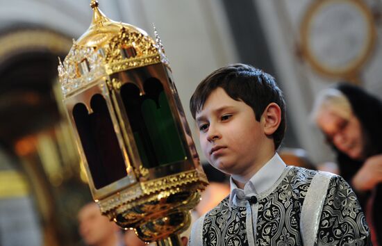 Patriarch Kirill serves Epitaphios deposition ceremony