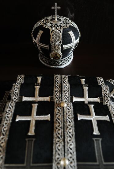 Patriarch Kirill serves Epitaphios deposition ceremony