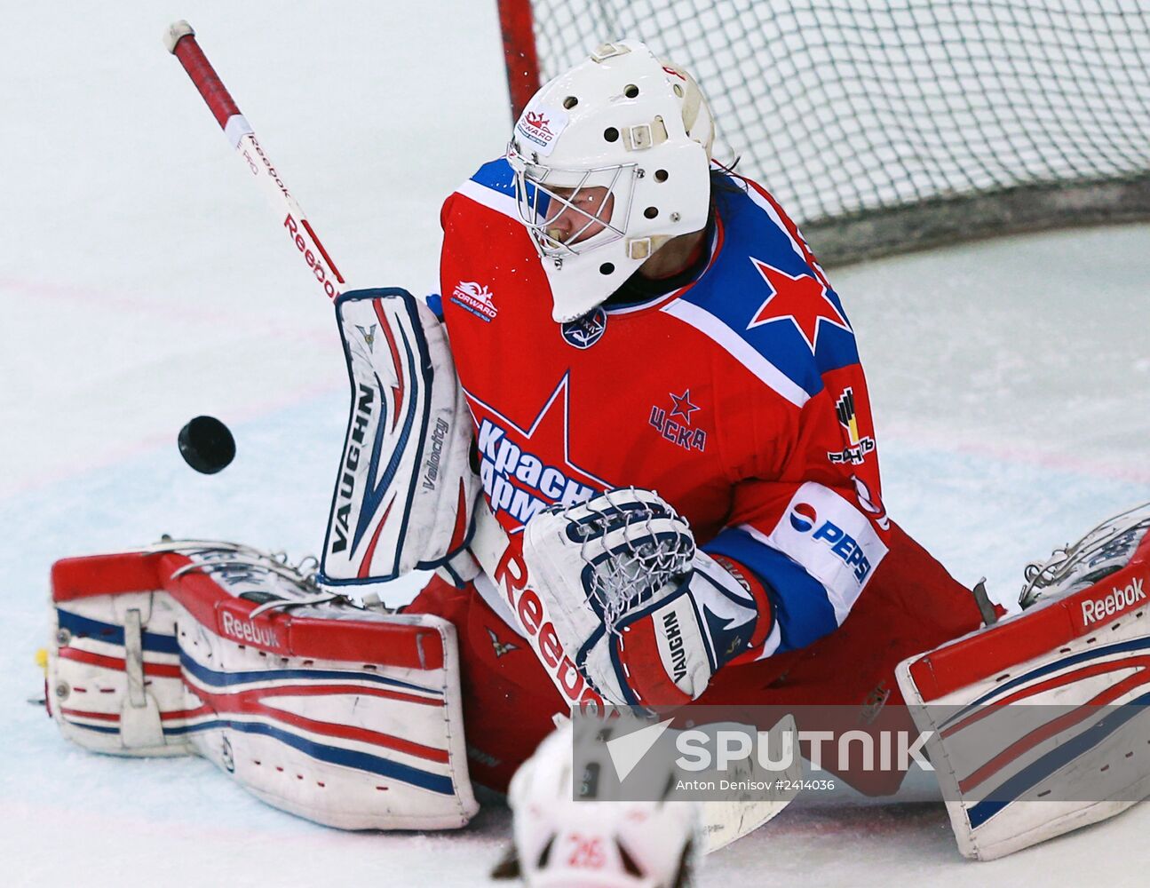 Junior Hockey League. Krasnaya Armiya vs. Spartak