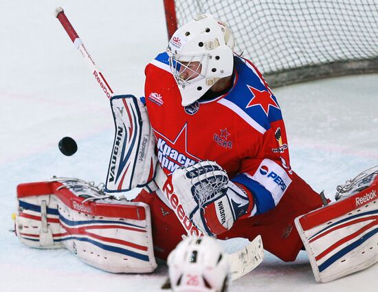 Junior Hockey League. Krasnaya Armiya vs. Spartak