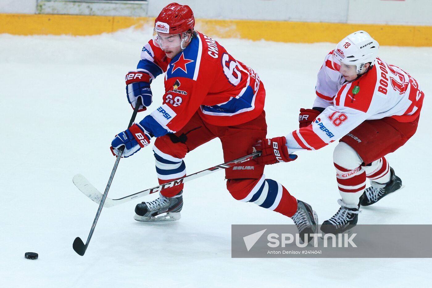 Junior Hockey League. Krasnaya Armiya vs. Spartak