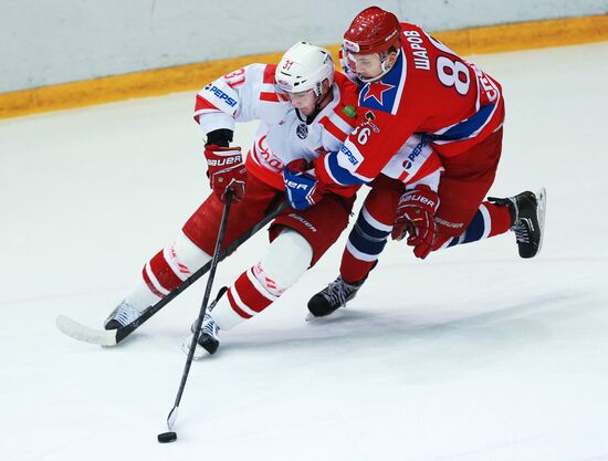 Junior Hockey League. Krasnaya Armiya vs. Spartak