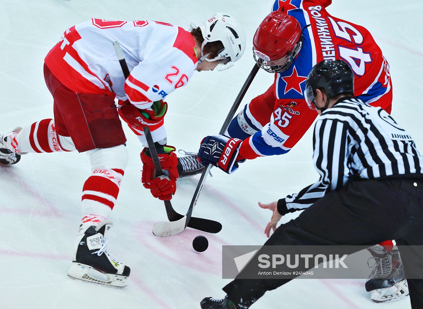 Junior Hockey League. Krasnaya Armiya vs. Spartak