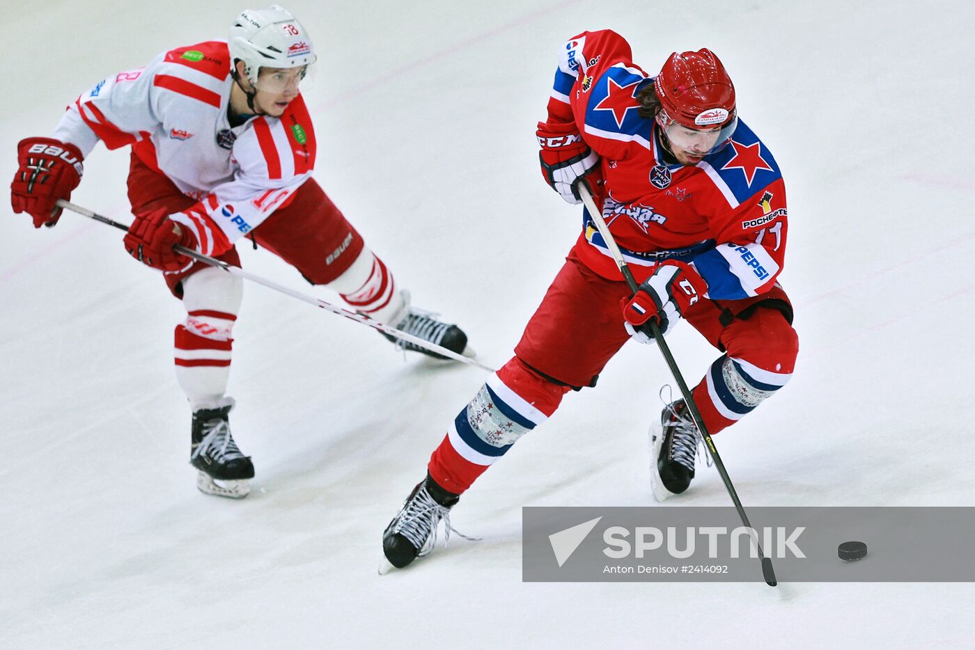 Junior Hockey League. Krasnaya Armiya vs. Spartak