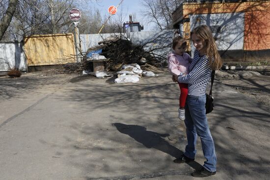 Barricades at military airfield in Kramatorsk