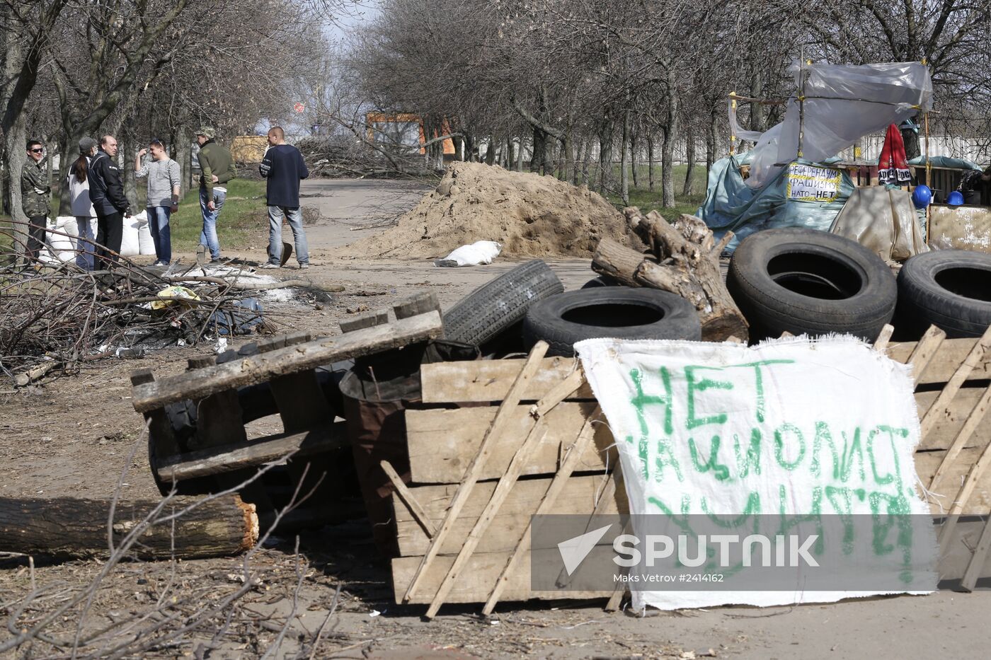 Barricades at military airfield in Kramatorsk