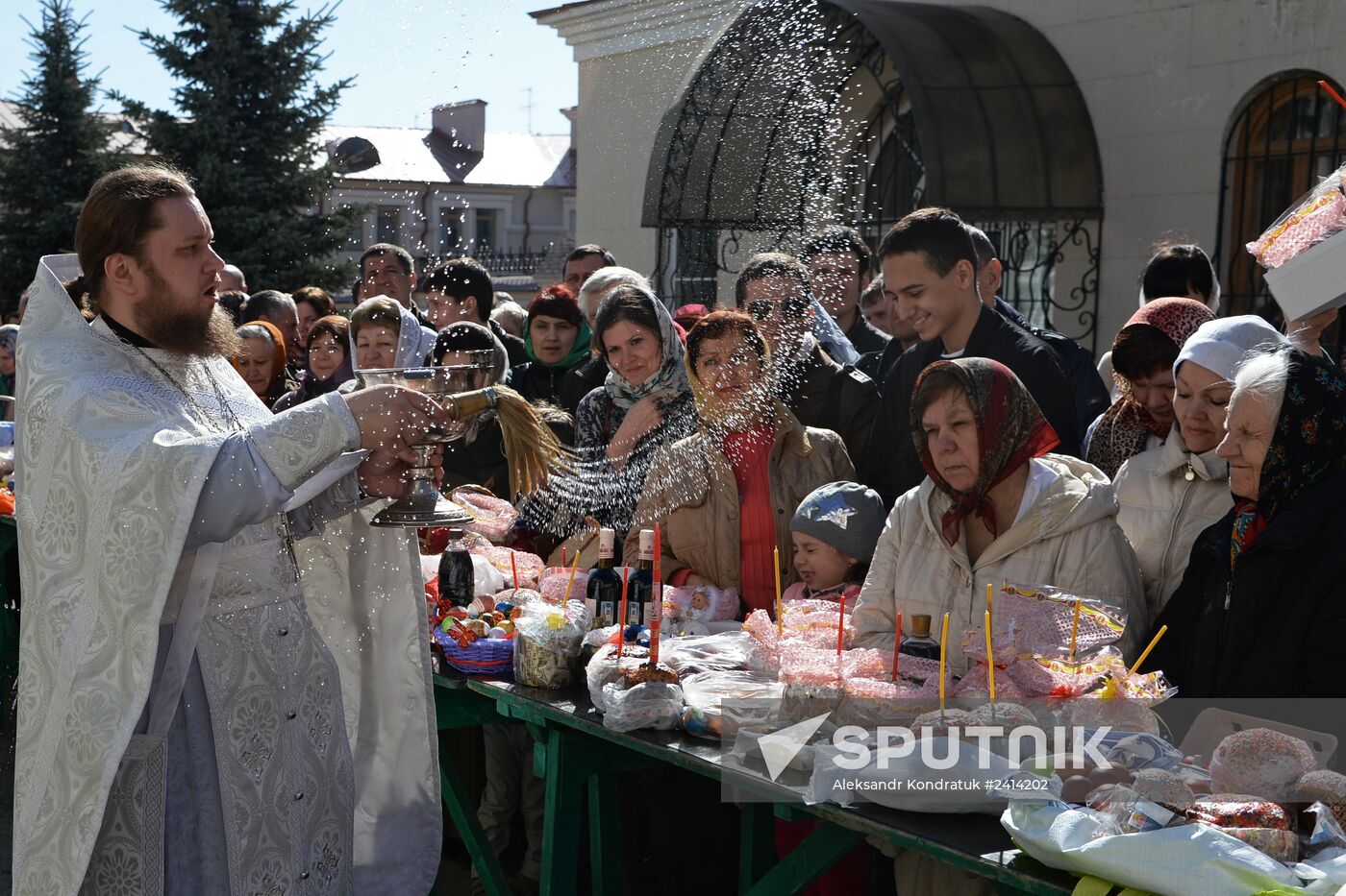 Consecration of Easter cakes on Great Saturday