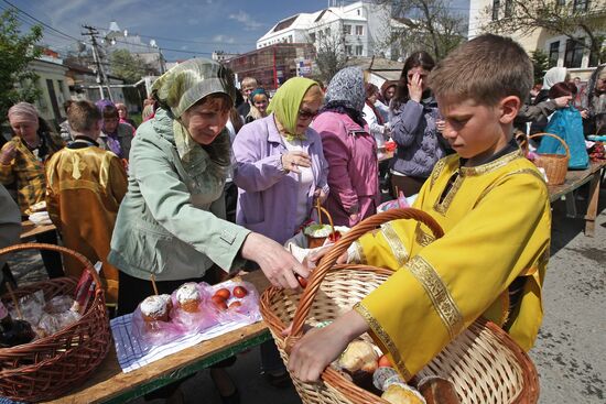 Consecration of Easter cakes on Holy Saturday