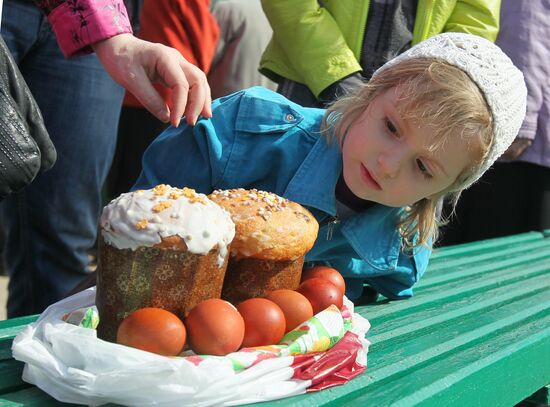 Consecration of Easter cakes on Holy Saturday