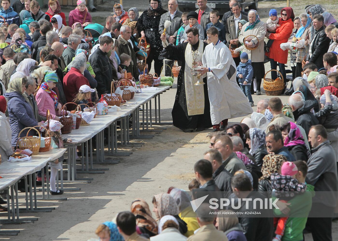 Consecration of Easter cakes on Great Saturday