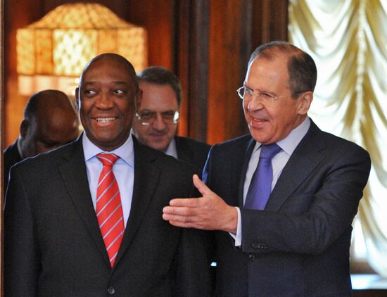 Sergei Lavrov meets with Mozambique's Foreign Minister Oldemiro Balói