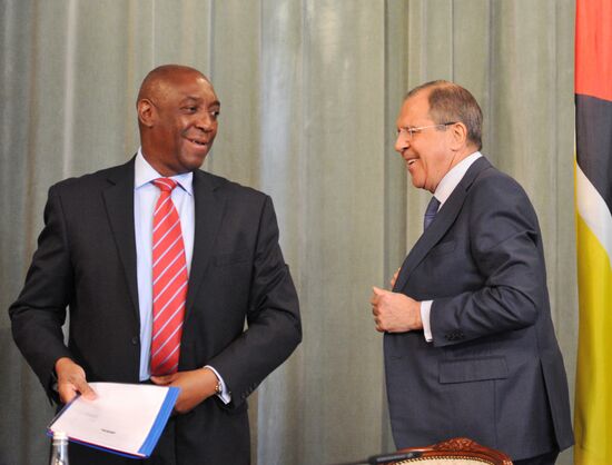 Sergei Lavrov meets with Mozambique's Foreign Minister Oldemiro Balói