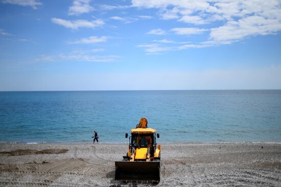 Preparation for holiday season in Yalta
