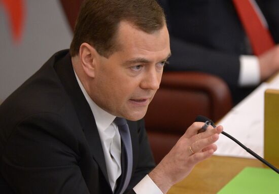 uDmitry Medvedev reports on the Government's 2013 performance at the State Duma