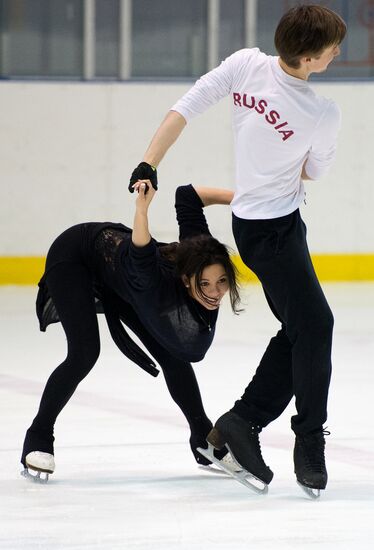 Figire skating. Elena Ilinykh and Ruslan Zhiganshin in training
