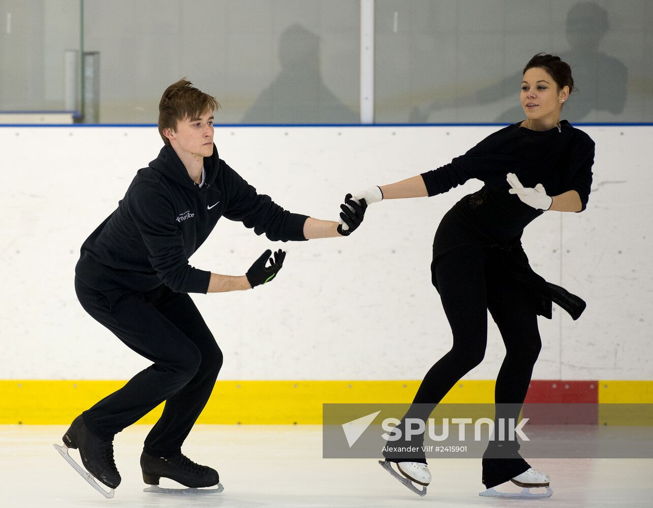 Figire skating. Elena Ilinykh and Ruslan Zhiganshin in training