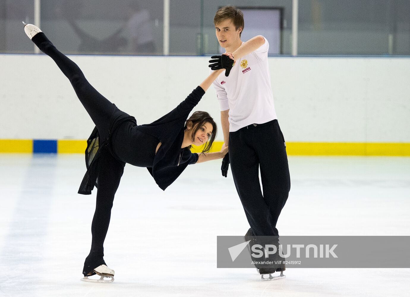 Figire skating. Elena Ilinykh and Ruslan Zhiganshin in training