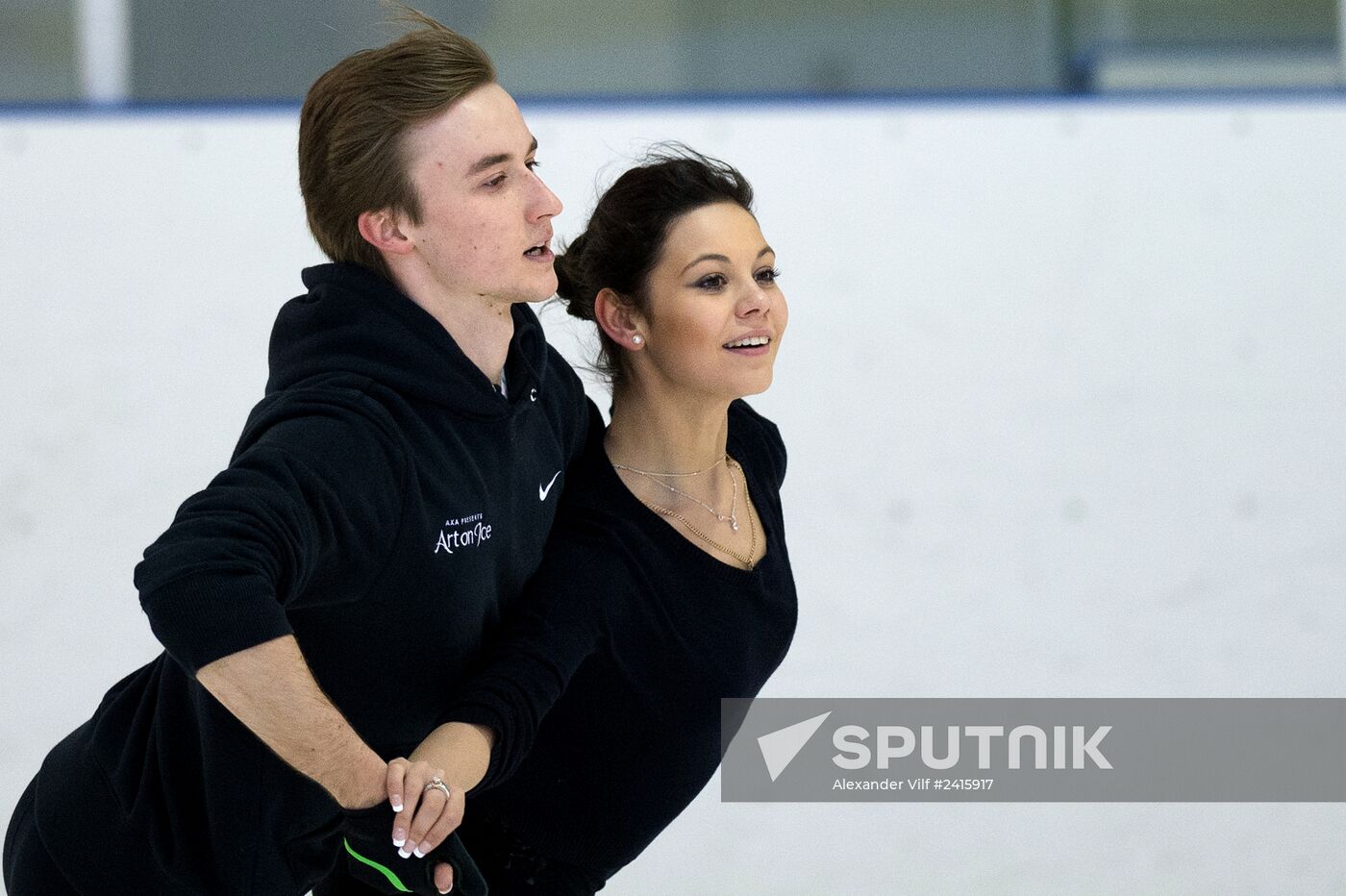Figire skating. Elena Ilinykh and Ruslan Zhiganshin in training