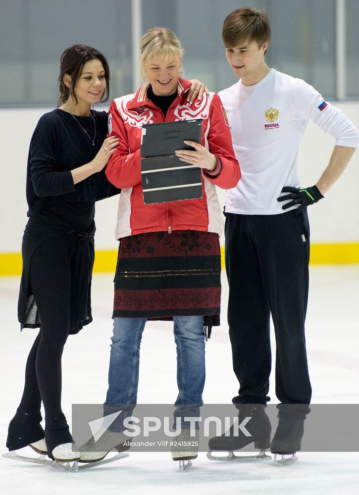 Figure skating. Elena Ilinykh and Ruslan Zhiganshin in training