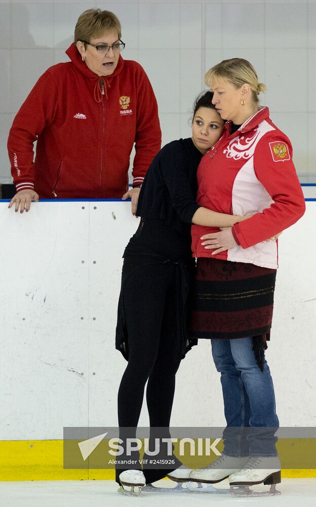 Figire skating. Elena Ilinykh and Ruslan Zhiganshin in training