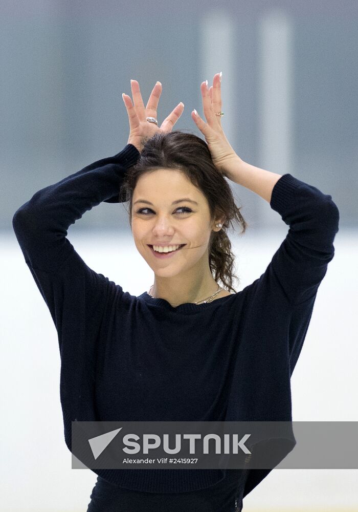 Figire skating. Elena Ilinykh and Ruslan Zhiganshin in training