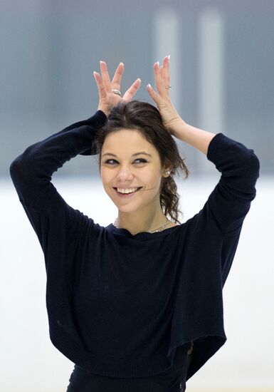 Figire skating. Elena Ilinykh and Ruslan Zhiganshin in training