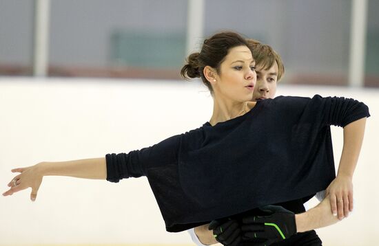 Figire skating. Elena Ilinykh and Ruslan Zhiganshin in training