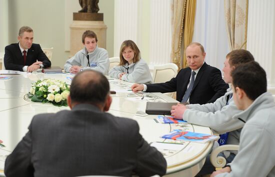 Vladimir Putin meets with participants in children's ski expedition to the North Pole