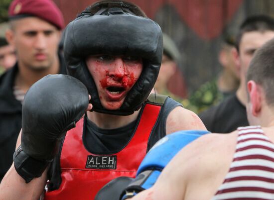 Minsk soldiers take exam to earn the privilege to wear maroon berets