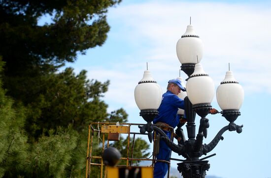 Preparations for the vacation season in Yalta