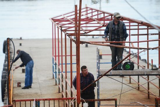 Preparations for the vacation season in Yalta