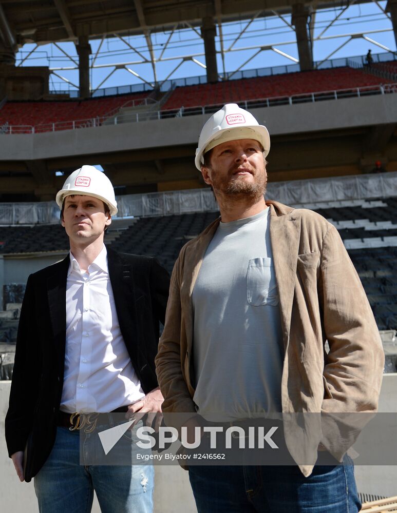 Yegor Titov and Yevgeny Kafelnikov visit construction site of Otkrytie Arena stadium